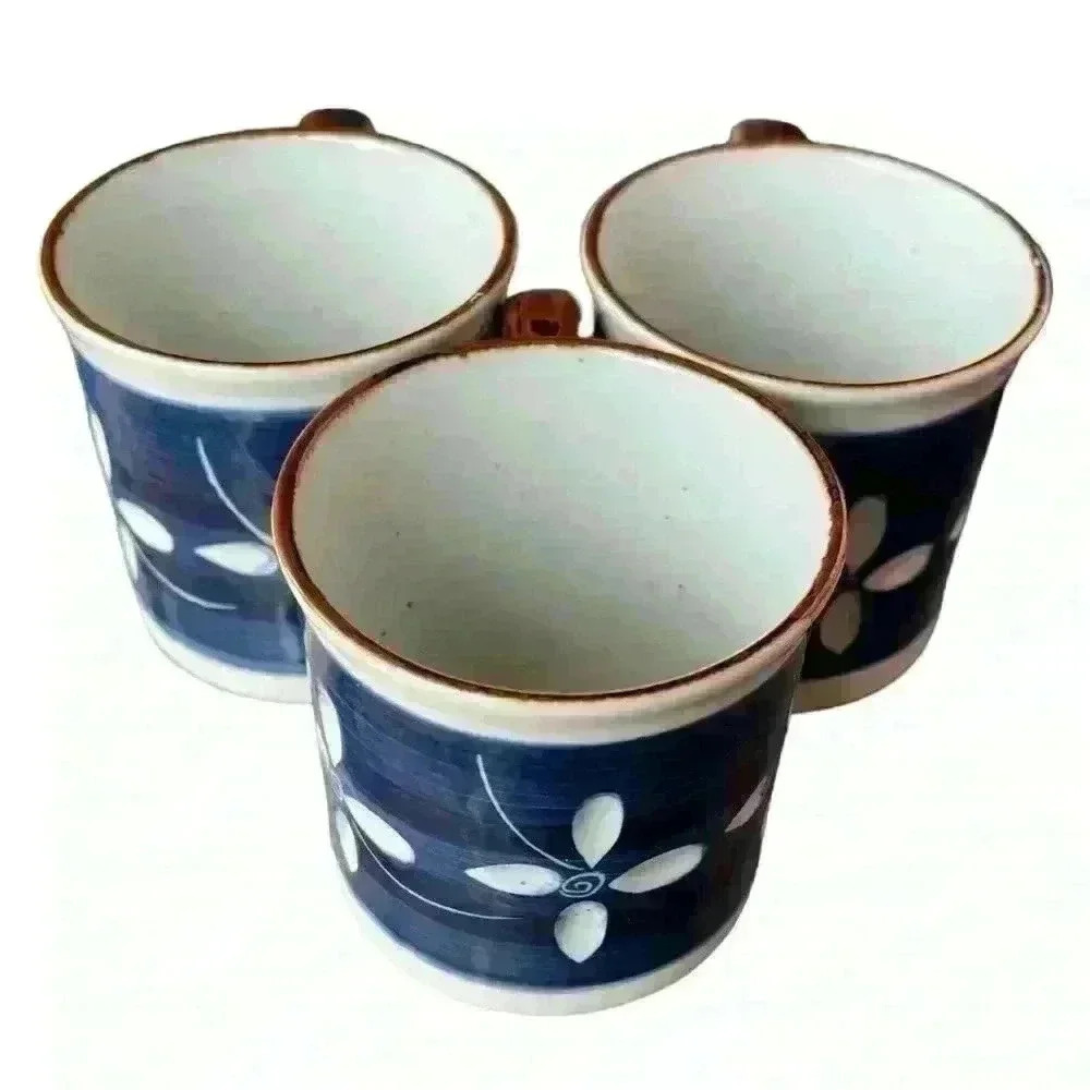Set of 3 vintage carved cobalt blue stoneware mugs with floral motif - Picture 4 of 15